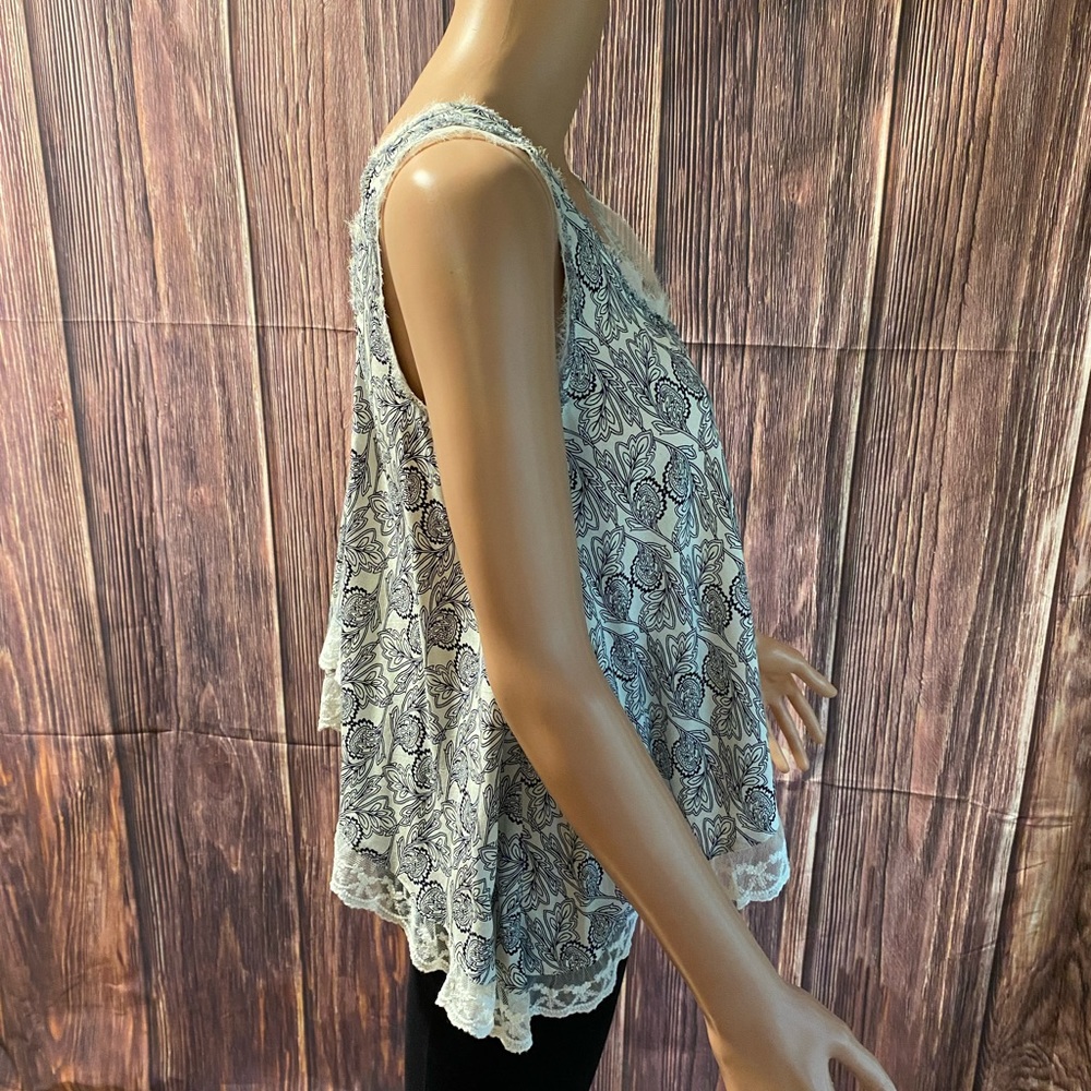Altar’d State size xs light blue & white feather lace lined boho tank top - Picture 9 of 16